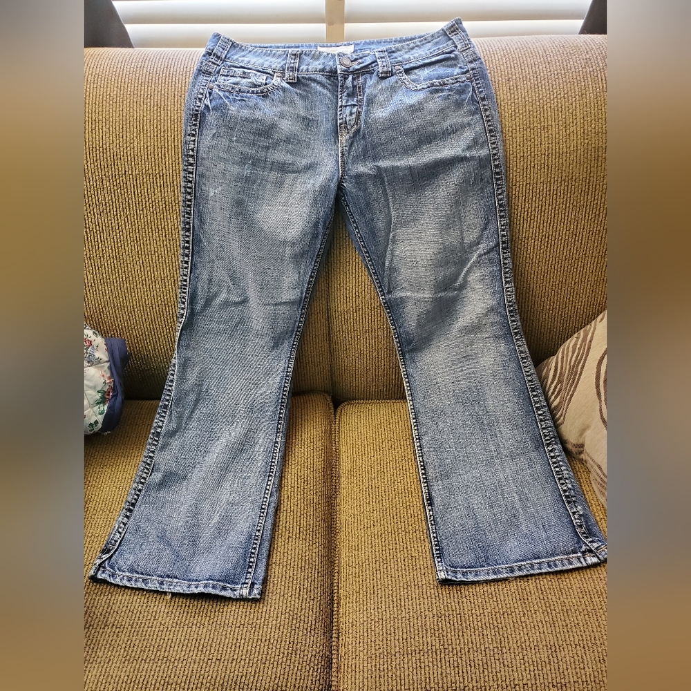 Maurices jeans